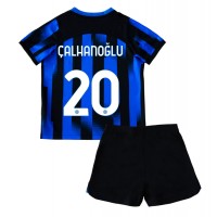 Fotbalové Dres Inter Milan Hakan Calhanoglu #20 Dětské Domácí 2023-24 Krátký Rukáv (+ trenýrky)